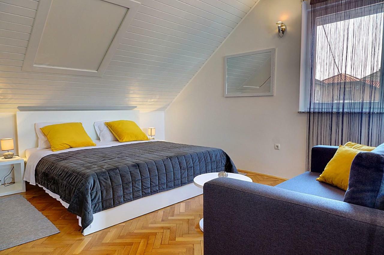 Apartman Studio Sonas 3 With Free Private Parking 卡尔洛瓦茨 外观 照片