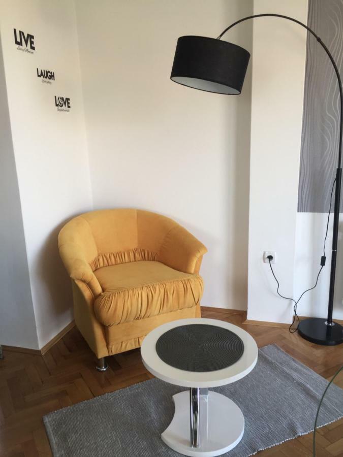 Apartman Studio Sonas 3 With Free Private Parking 卡尔洛瓦茨 外观 照片